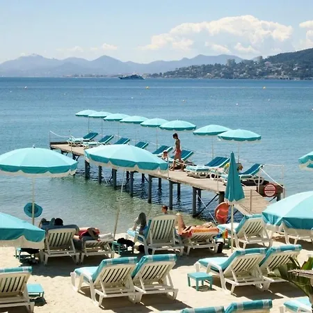 Elegance Et Serenity Luxury 50 M From The *