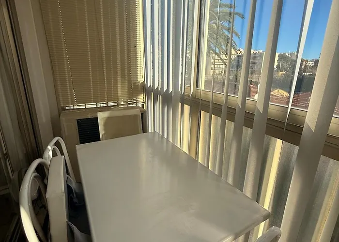 Elegance Et Serenity Luxury 50 M From The 昂蒂布